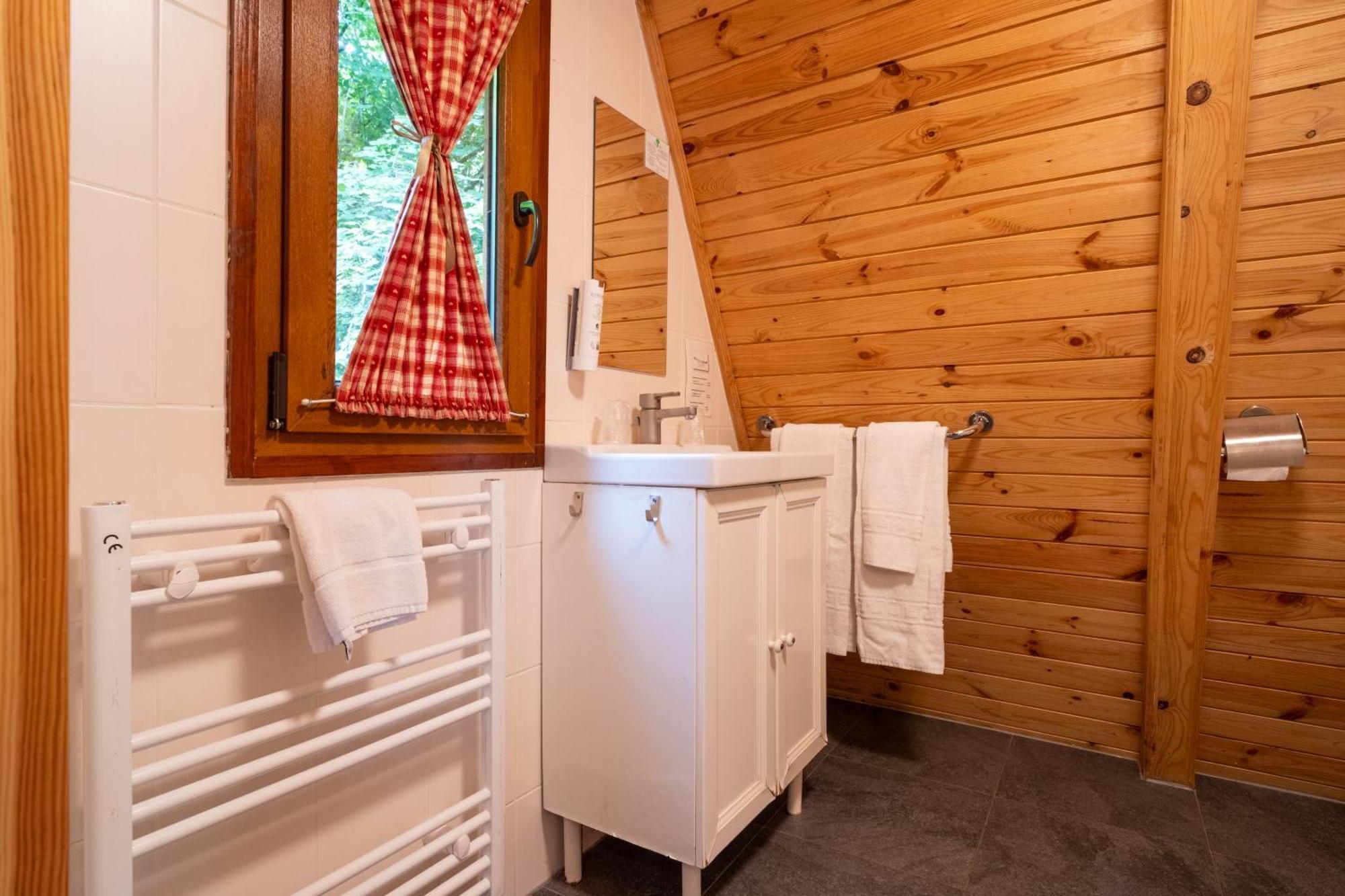 Hotel L'Eau Vive Vresse-sur-Semois ภายนอก รูปภาพ