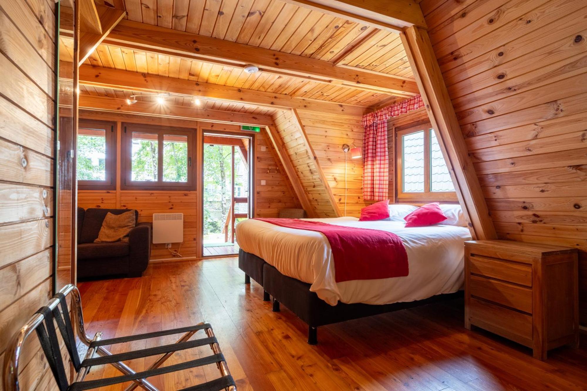 Hotel L'Eau Vive Vresse-sur-Semois ภายนอก รูปภาพ